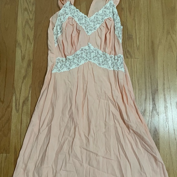 1920s Peach Crinkled Silk Pyjamas/Pajamas/Nightgown - Picture 2 of 9